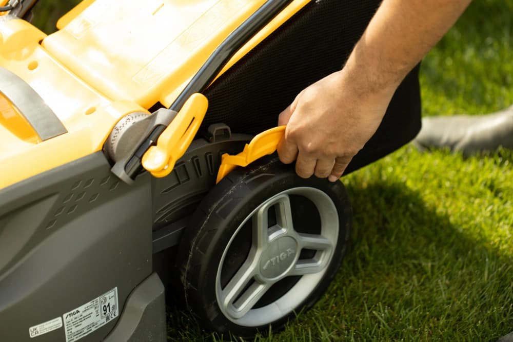 Akumulatorová kosačka STIGA Combi 340e Kit (SLM 540AE)