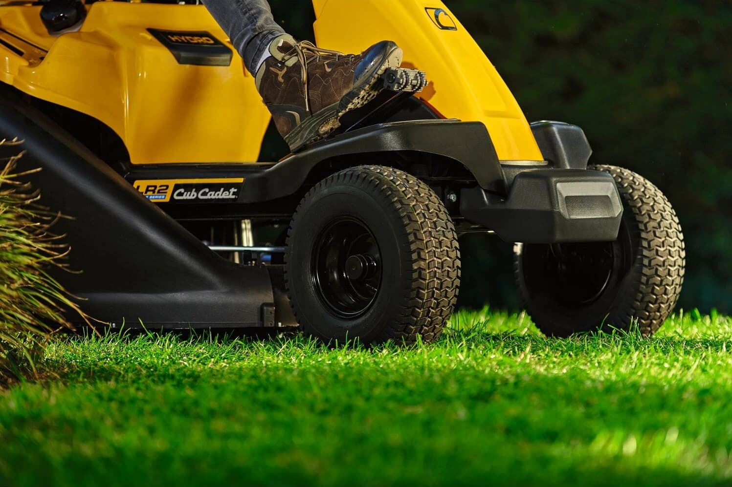 Záhradný rider Cub Cadet LR2 NR76