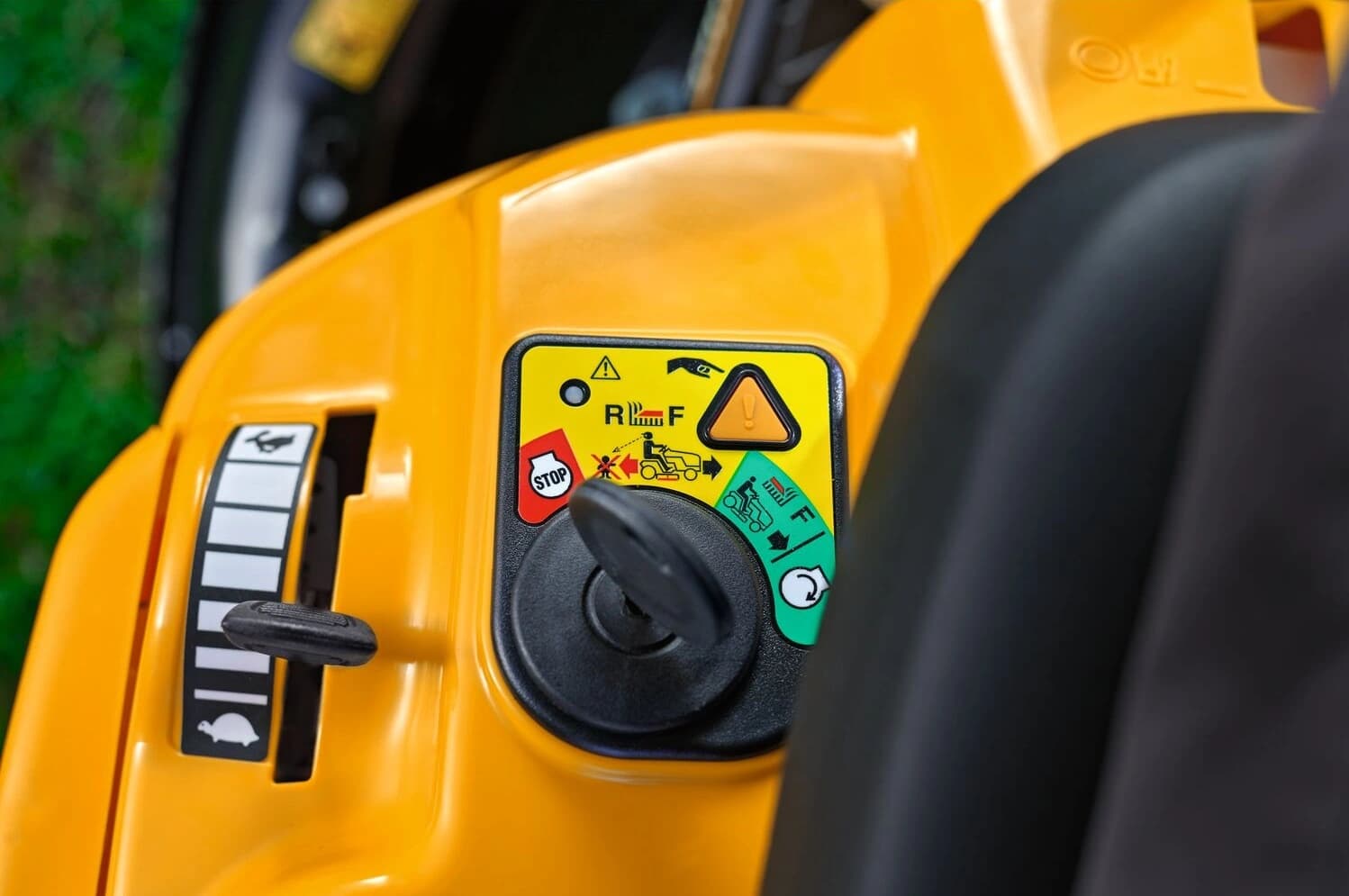 Záhradný rider Cub Cadet LR2 NR76