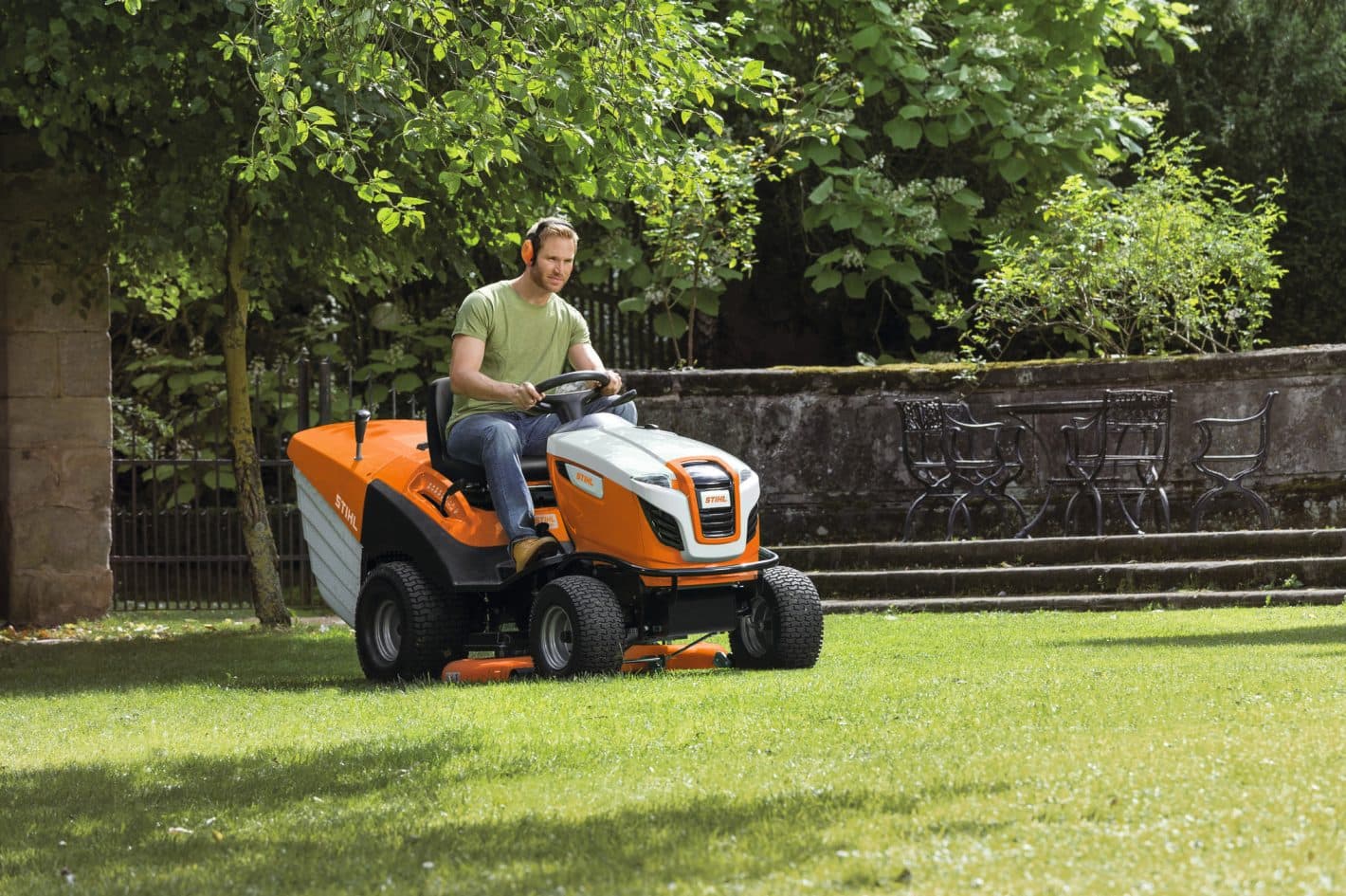 Záhradný traktor STIHL RT 6127 ZL